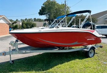2024 Bayliner M17 Red  Boat